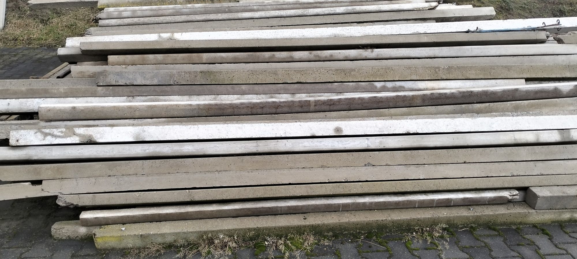 Słupki strunobetonowe