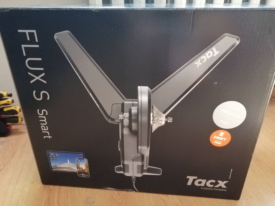 Trenażer Tacx Flux S Smart