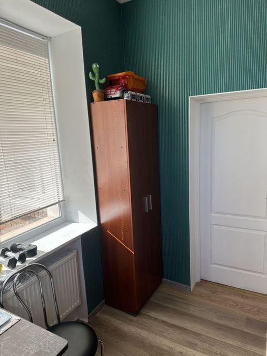 Продам трикімнатну квартиру на Миколаївці.