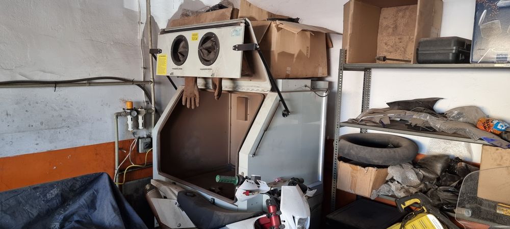 Piaskarka kabinowa duża  990L