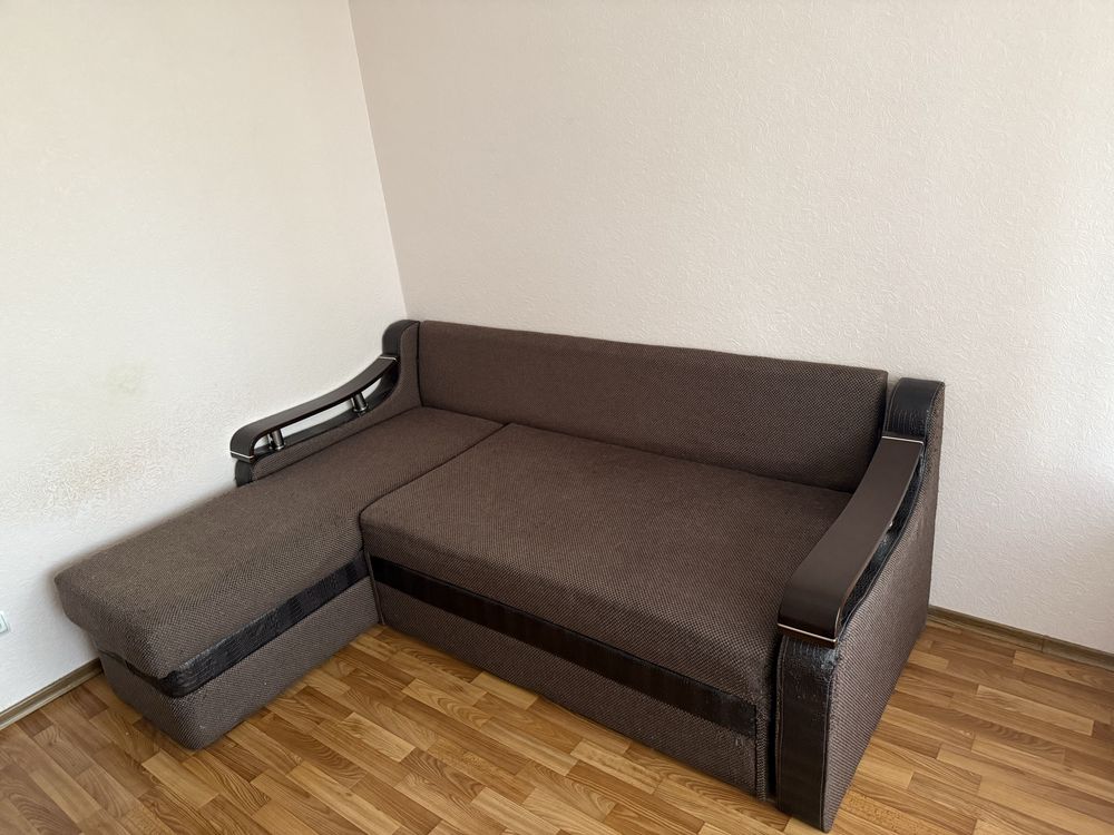 Продам диван у хорошому стані