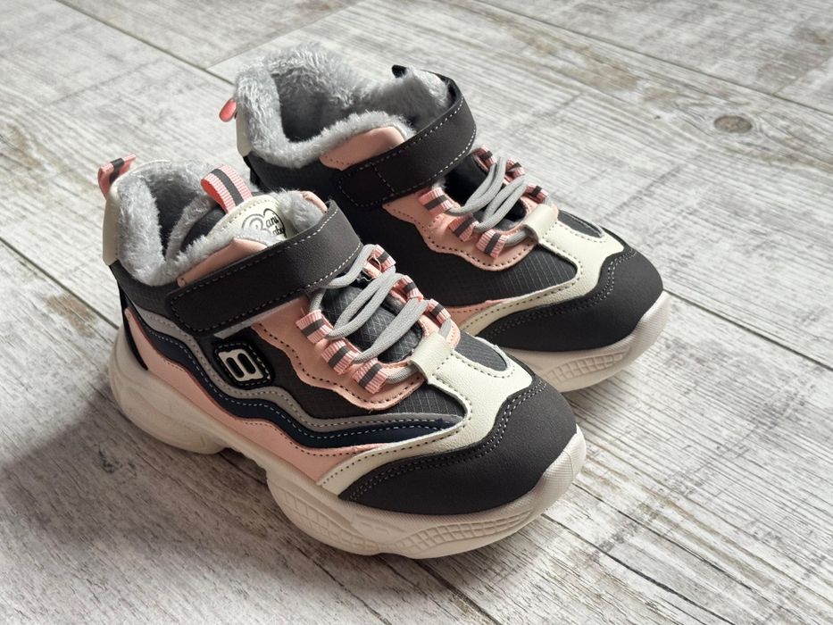 Зимові кросівки для дівчинки