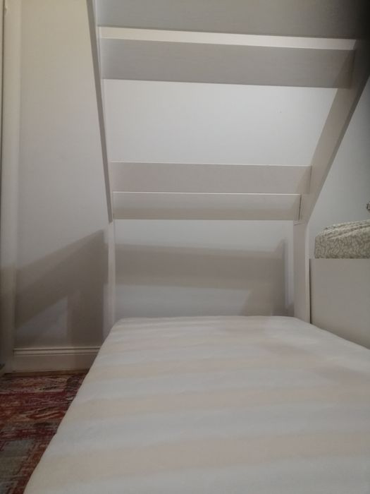 Łóżeczko domek Smartwood + materac 140×70 – jak nowe, biały