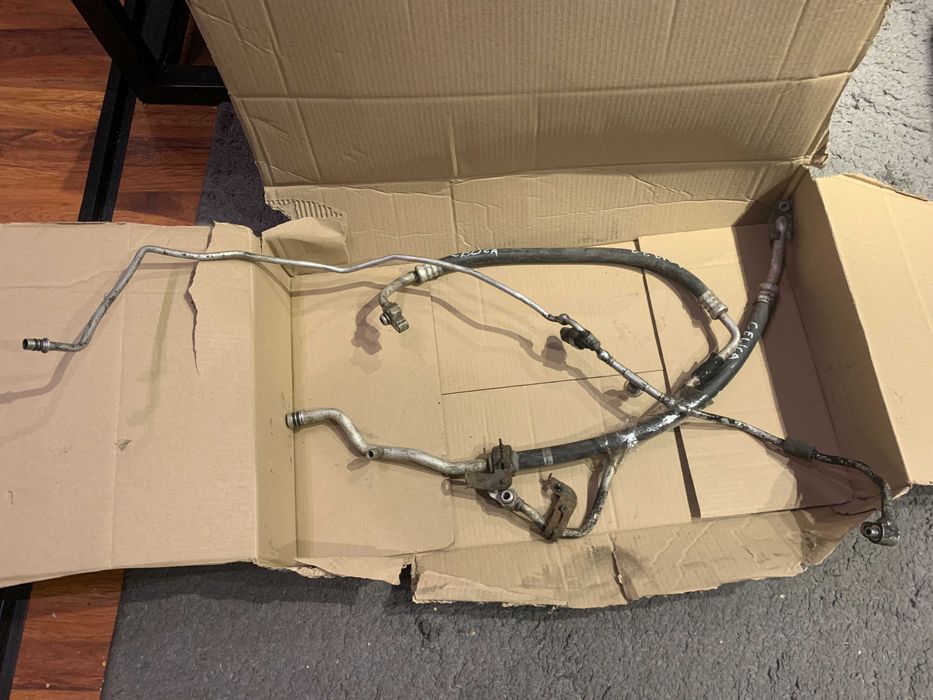 Трубки кондиционера Toyota Celica 1999-2006 3шт. комплект ЦЕЛЫЕ