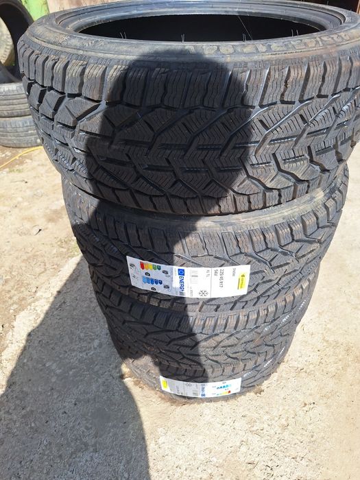 Nowe Opony zimowe kormoran 225/45/17