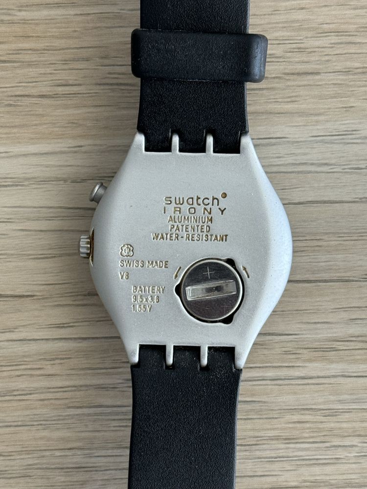 Relogio Swatch Irony Aluminium Azul Branco