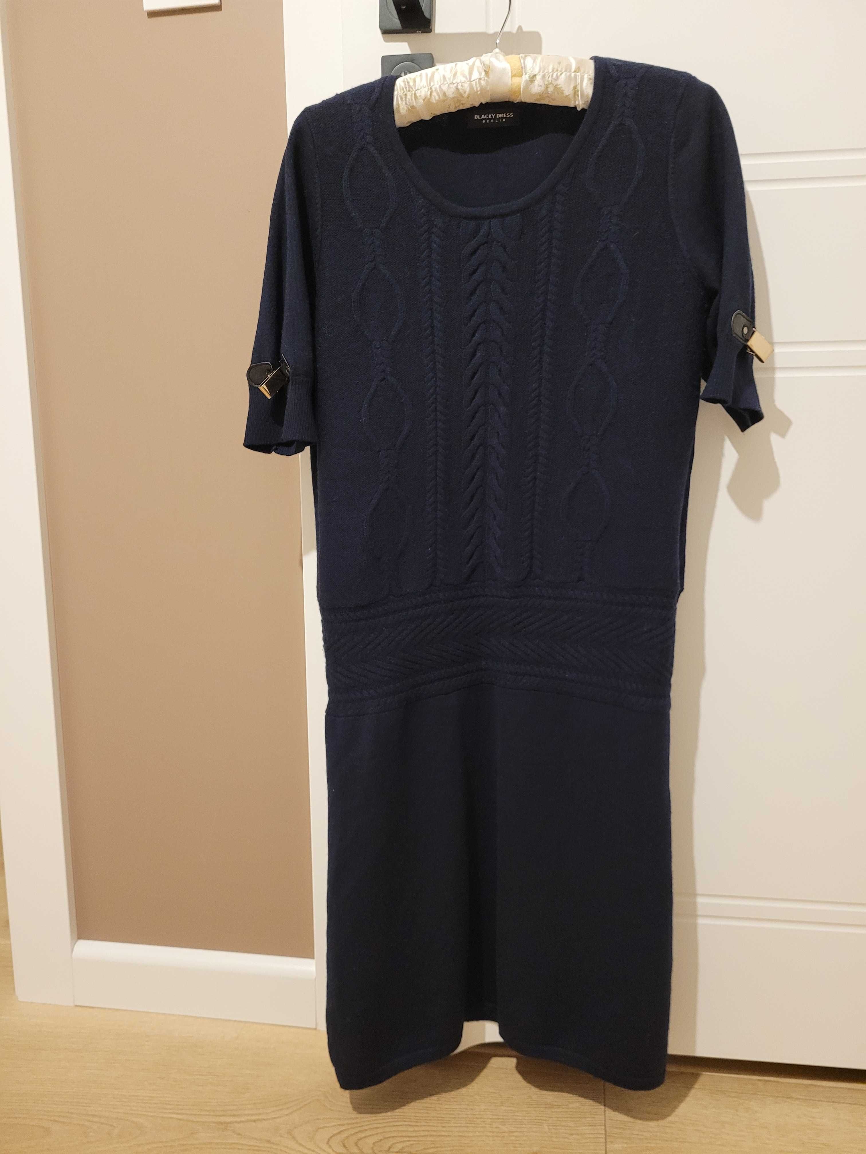 Sukienka wełniana firmy Blacky Dress Berlin r. 36/38