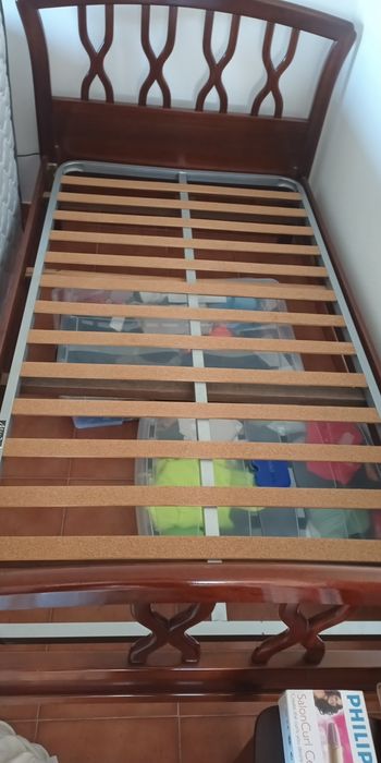 Quarto completo com duas camasindividuais para duas crianças ou hósped