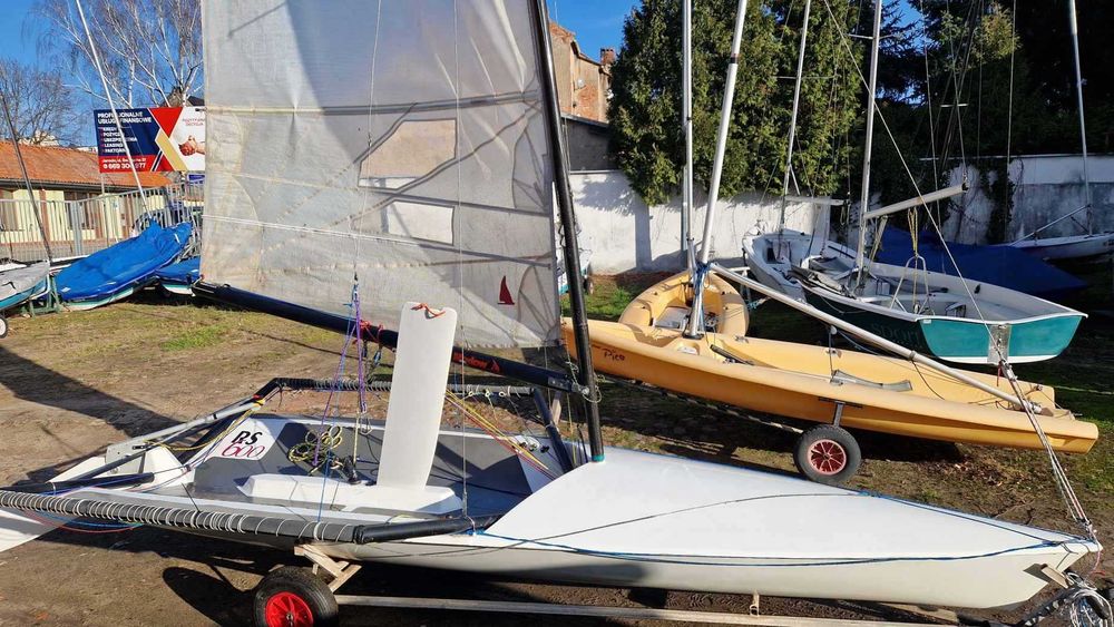 Łódź żaglowa żaglówka skiff RS 600 + wózek slipowy (3)