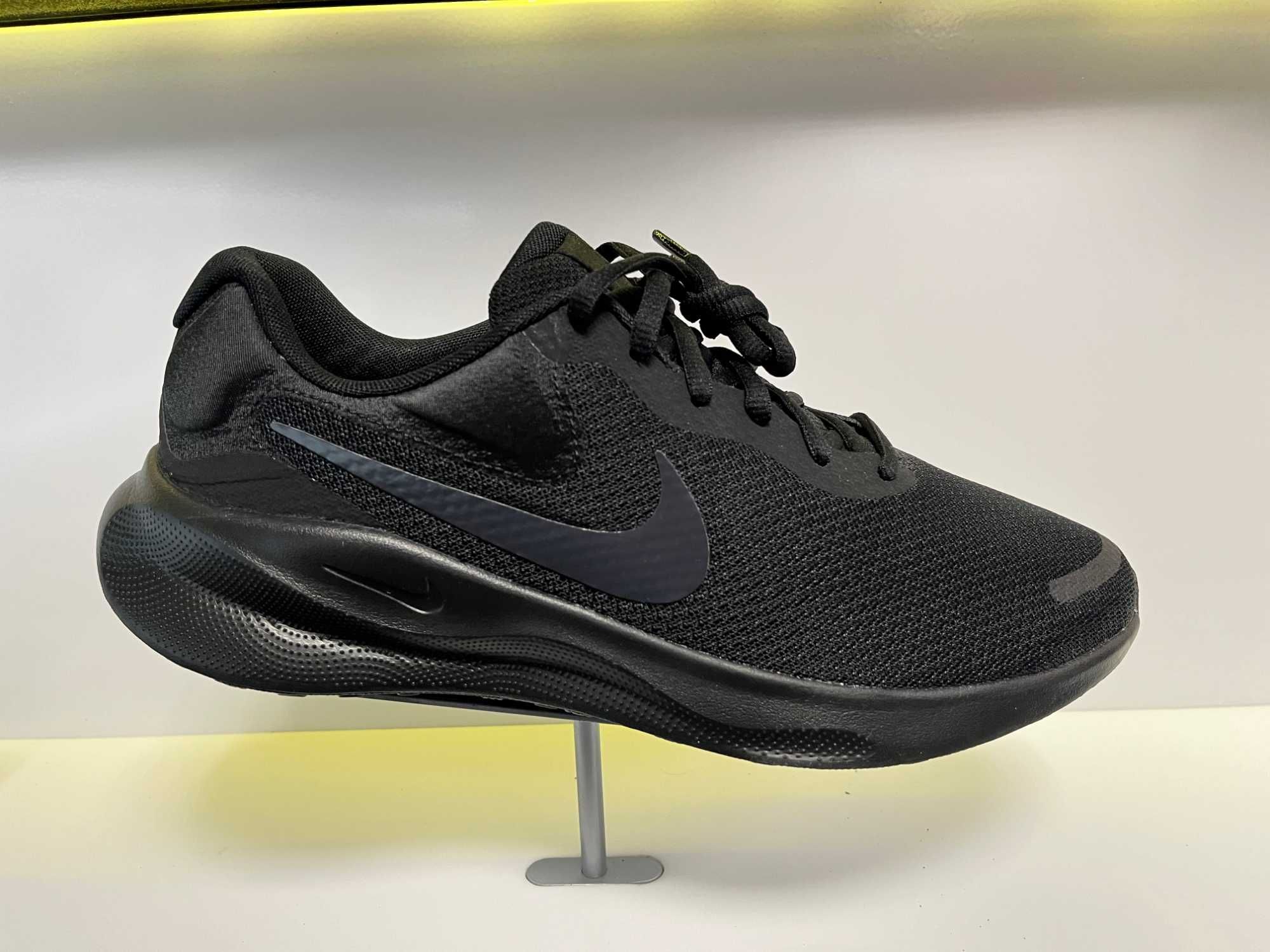 Кроссовки Nike Revolution 7 (FB2207-005) оригинал