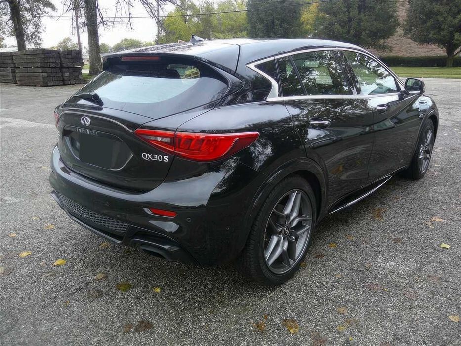 Infiniti QX30 Sport      2017