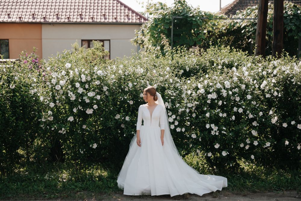 Весільна сукня