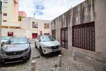 ** Excelente Loja, situada em zona nobre na Urbanização da Ribeirada -