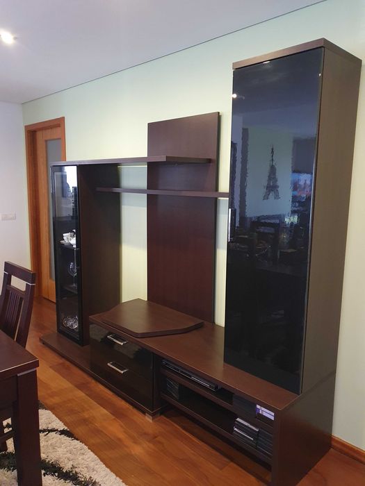 Móvel TV com arrumação- COMO NOVO