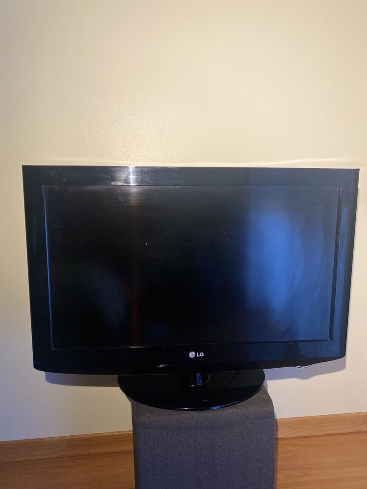 Televisão LG com Box v10 Pro (ler discrição)