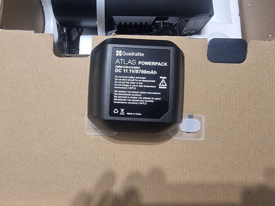 Quadralite Atlas 600