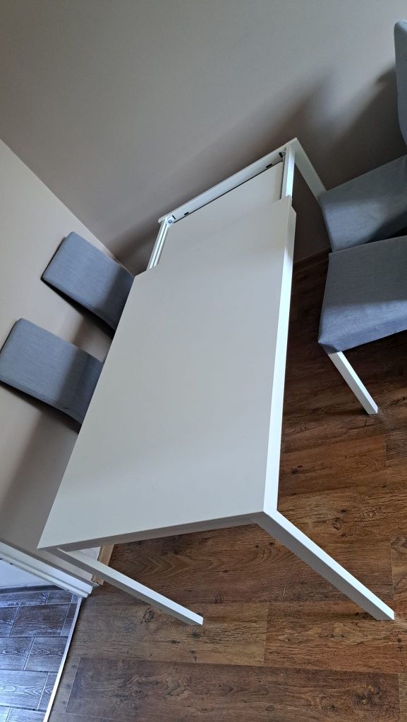 Sprzedam stół + 4 krzesła komplet Ikea