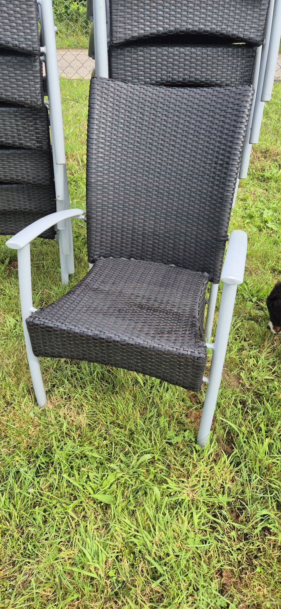 Krzesła aluminiowe sztaplowane