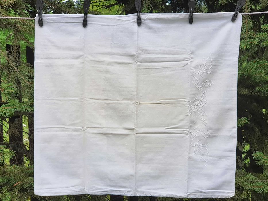 Poszewka na poduszkę BIAŁA płócienna haftowana 50 x 60 cm