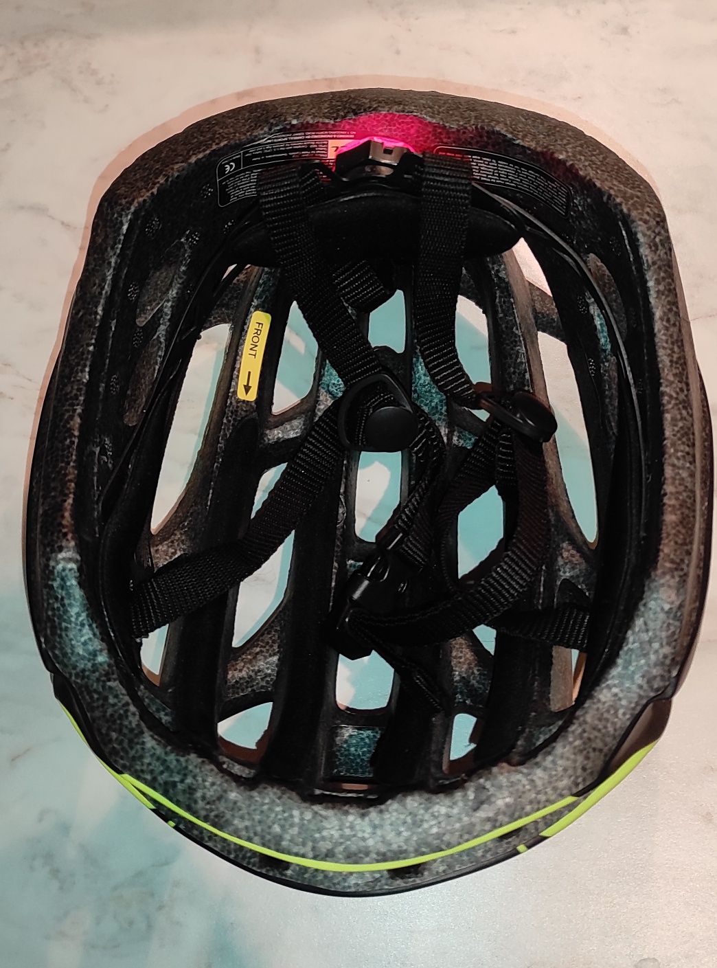 Kask rowerowy w rozmiarze 58/60