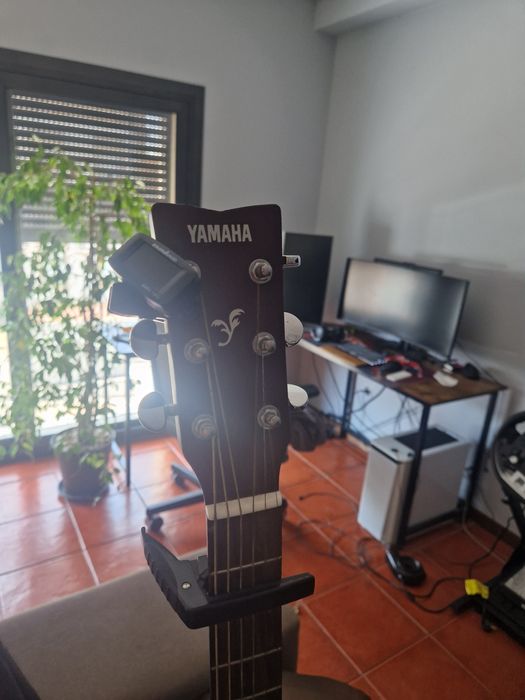 Guitarra Eletro-acústica  Yamaha