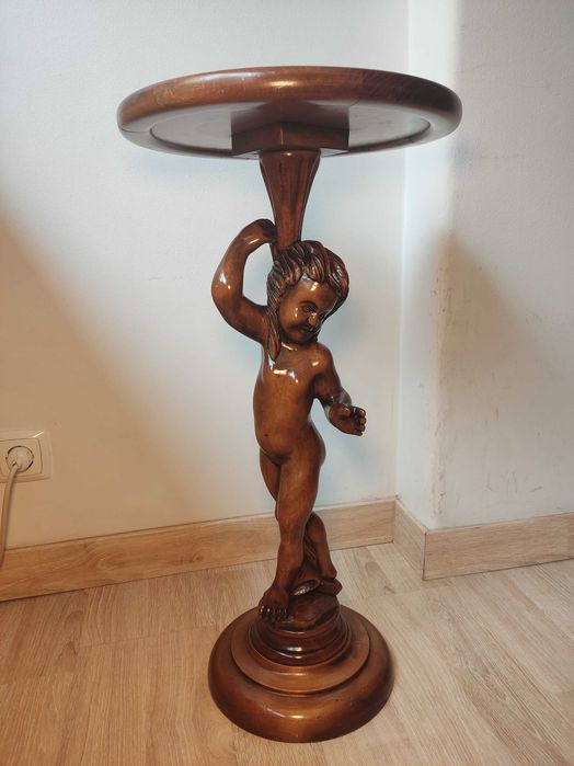 Mesa de Apoio: madeira maciça esculpida e machetaria