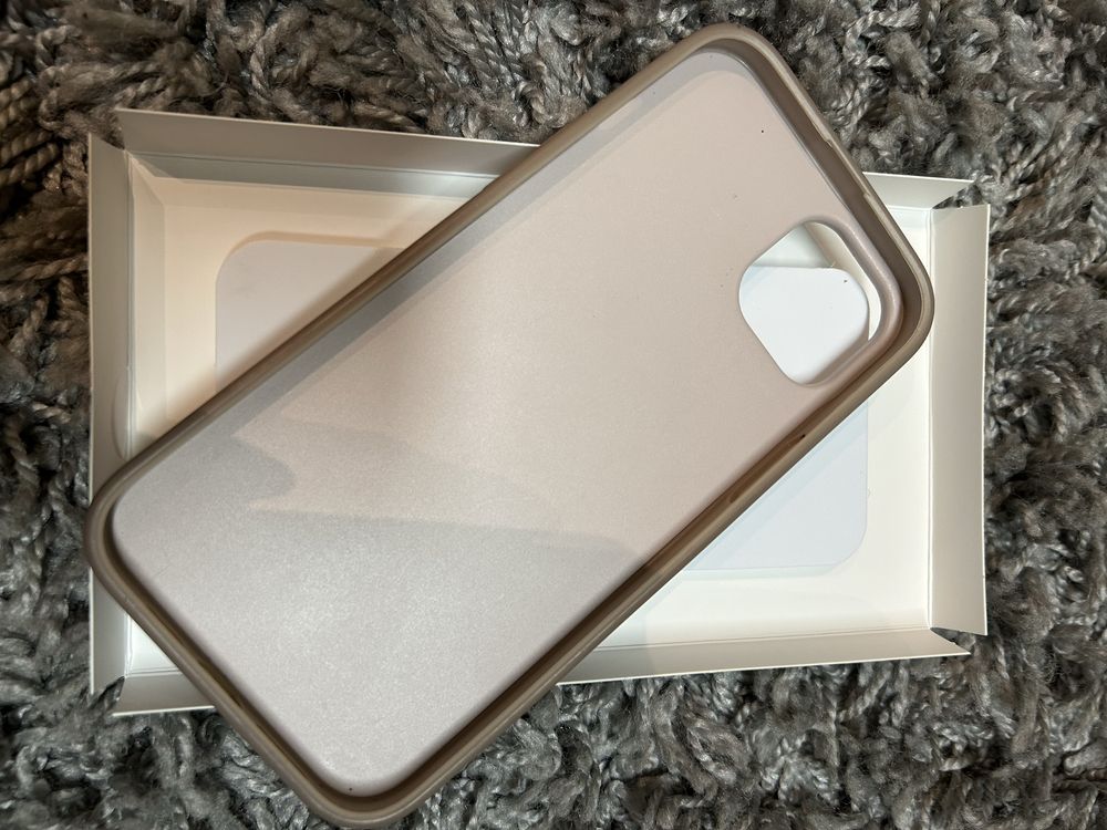 Etui Iphone 14 plus GUESS