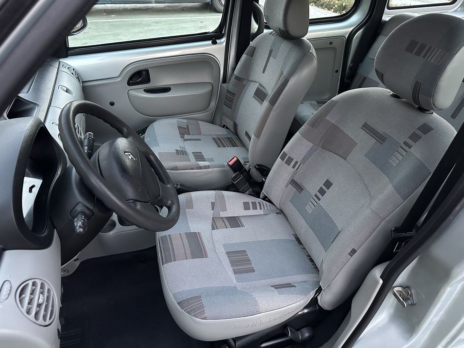 Рено Кенго 2008 оригінальний пасажир