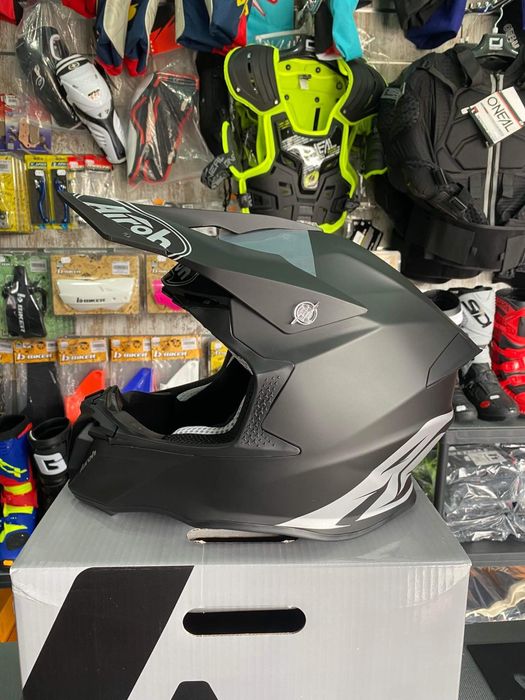 Capacete Airoh Twist 2.0 (motocross enduro)