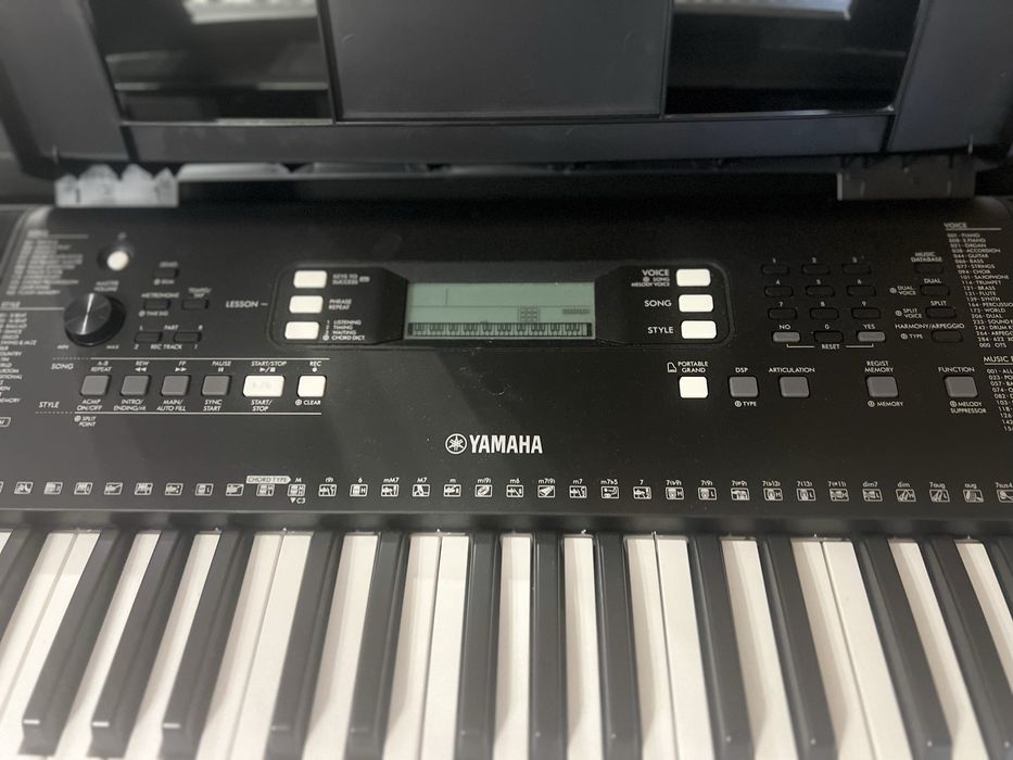 Синтезатор Yamaha PSR-E37