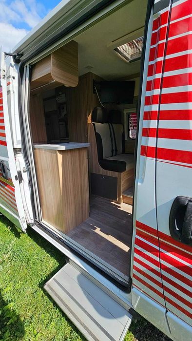 Wynajem Kampera Kampervan Weinsberg  Spanie 2 os. 4 Miejsca do jazdy