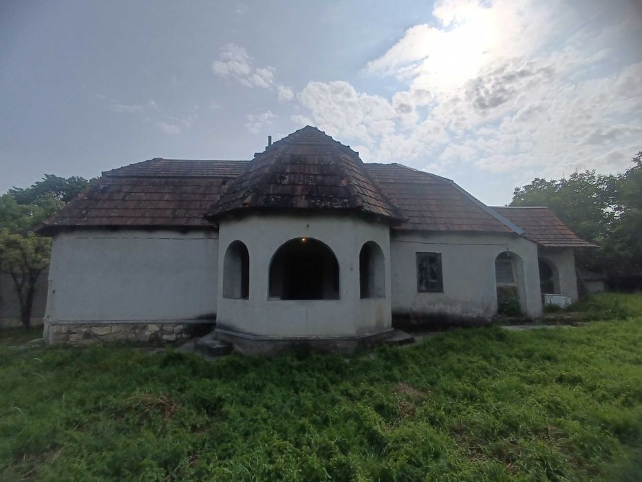 АВТЕНТИЧНИЙ компактний будинок 42 сотки землі с. Астей 7 км. Берегово!