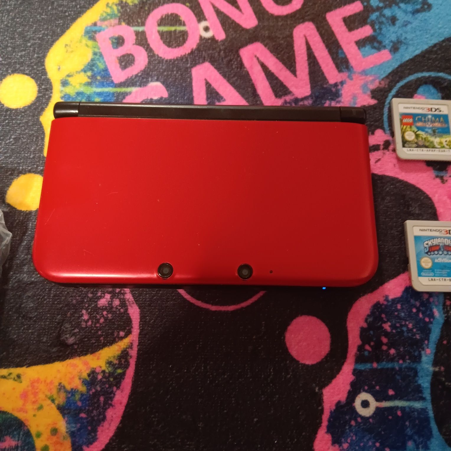 Nintendo 3DS XL Vermelha + 3 Jogos + Carregador