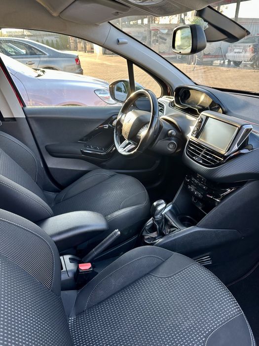 Peugeot 208 Allure, bogate wyposażenie !