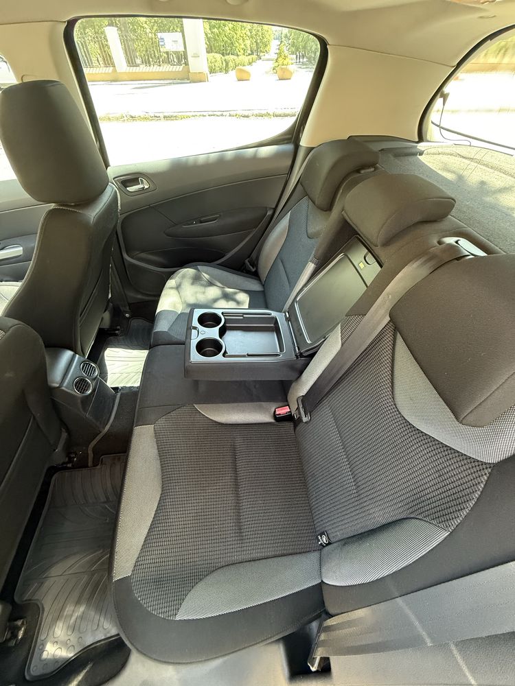 Продам свое авто Peugeot 308