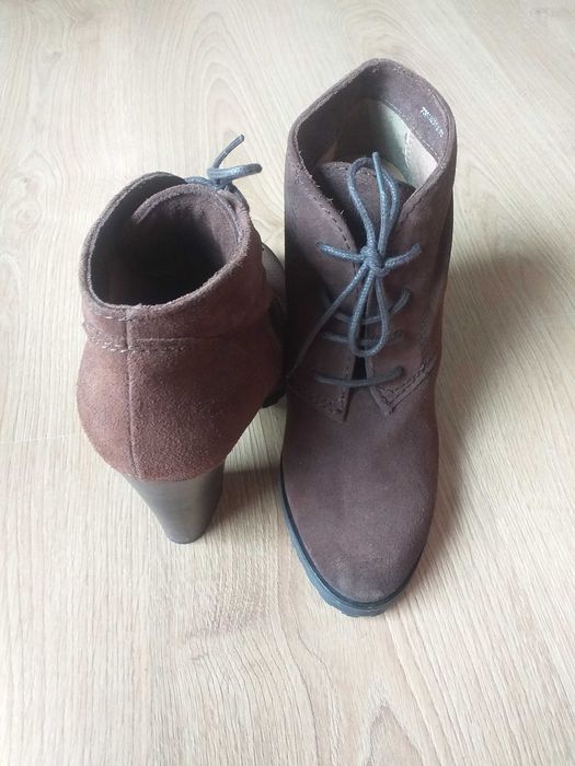 Botins de camurça de salto Mango como novos tam. 40