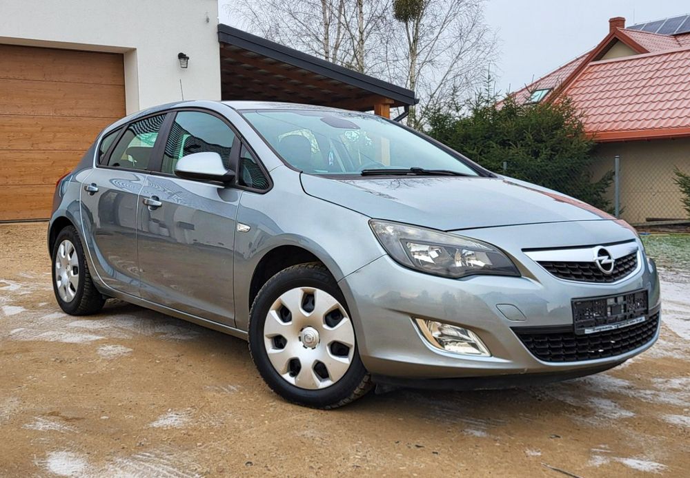 Opel Astra J • 1.4 Benzyna • Zadbany