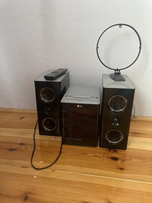 wieża muzyczna LG stan idealny