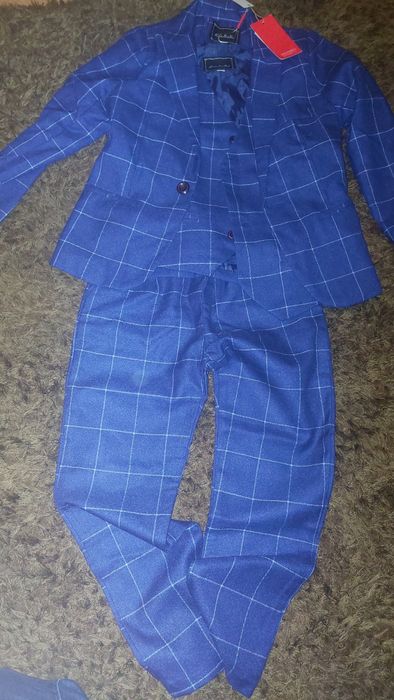 Шкільний костюм на 6-8років