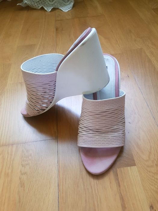 Продам мюлі розмір 39