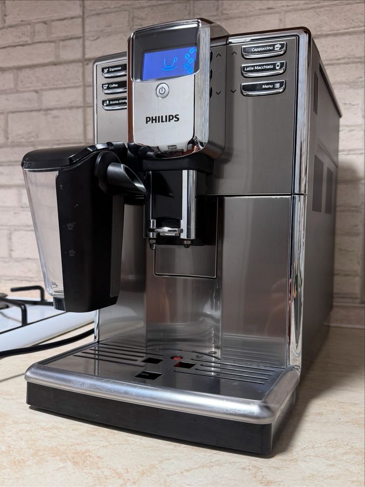 Кофемашина Philips Latte Go Saeco EP5335 series 5000