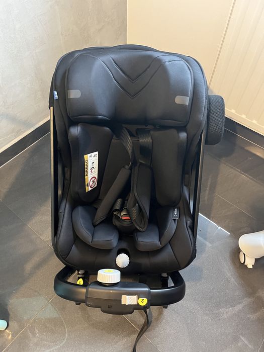 Fotelik samochodowy Axid one 2 z wkladką niemowlęcą