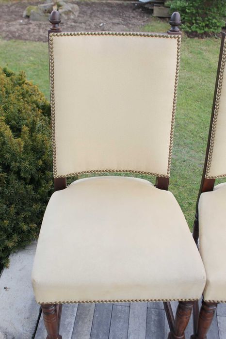 Krzesła dębowe tapicerowane na bonelu kpl. 4 szt.