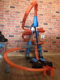 Tor wyścigowy Hot Wheels Sky Crash Tower action