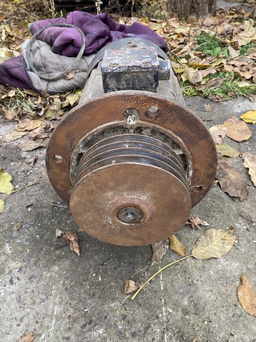 Продам електродвигун 15 КВт 1440 об/хв