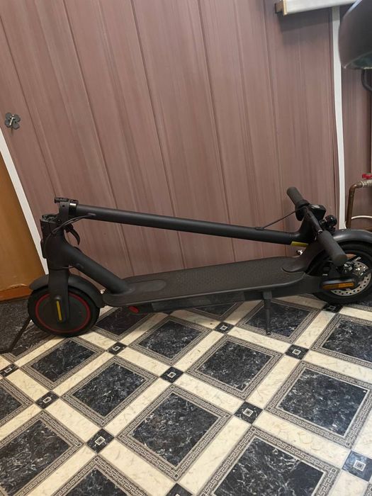 Електросамокат Mi Electric Scooter Pro 2 Чорний (до 25 км/год)