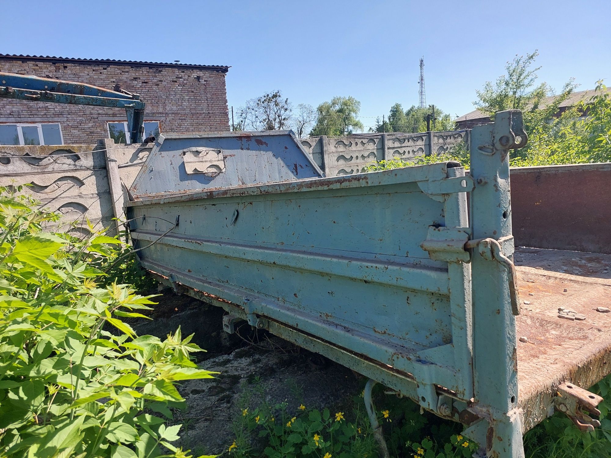 Бродам балки(бруси,циліндр),підрамник на самосвальний кузов,