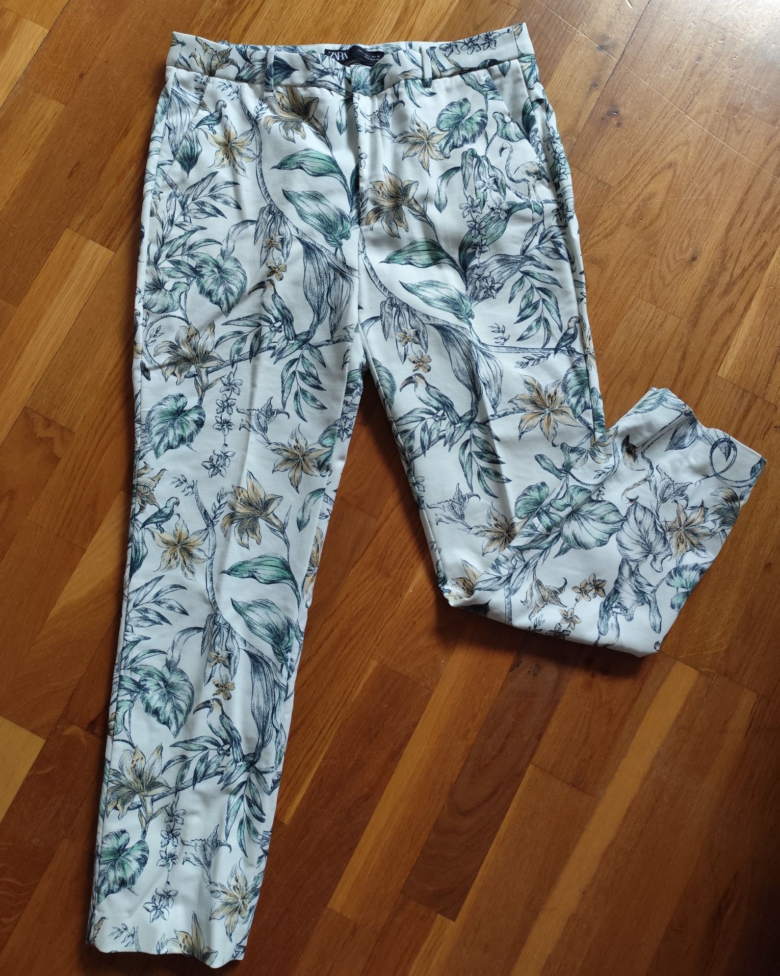 Spodnie Zara odcienie zieleni liście, ptaki M/L