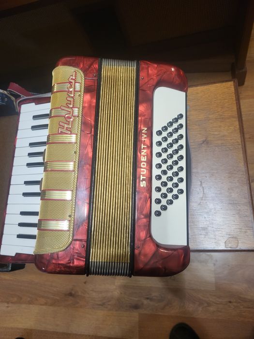 Hohner Student 40