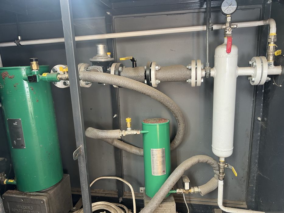 Випарювач пропан - бутану з регуляторною групою.